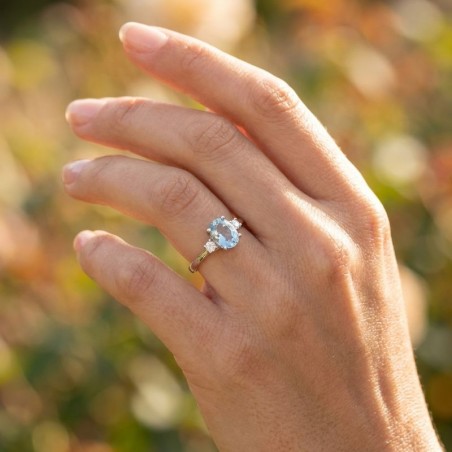 ANILLO COMPROMISO CON DIAMANTES Y AGUA MARINA