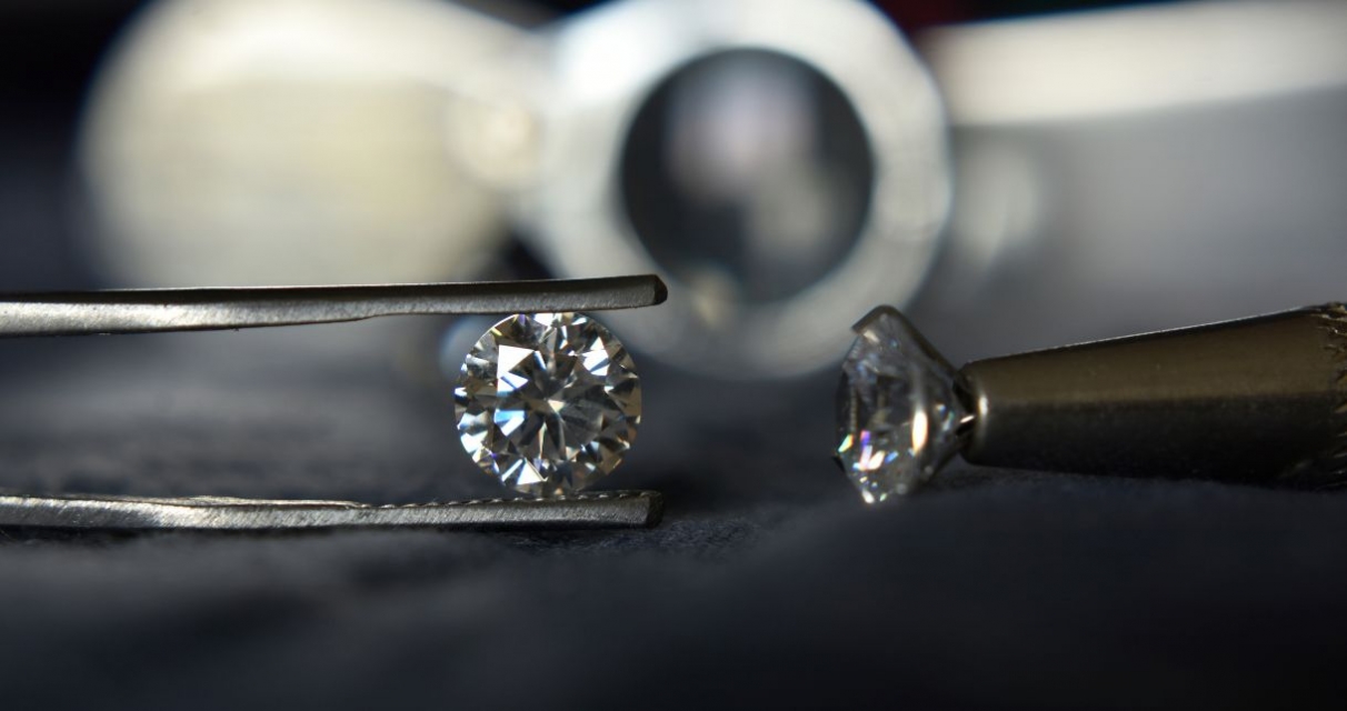 Conoce la Diferencia entre Diamante y Brillante