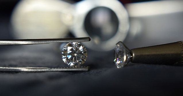 Conoce la Diferencia entre Diamante y Brillante